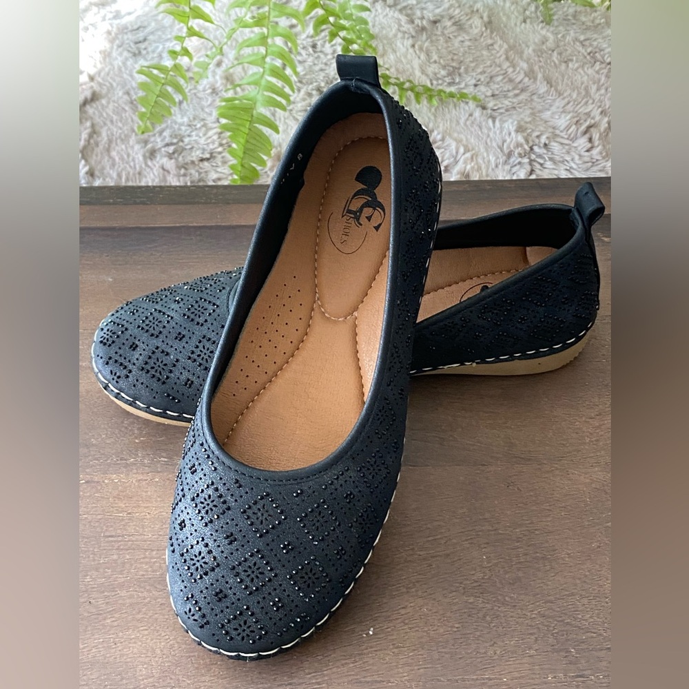 Good Choice Tilly’s  Black Perforated Women's Flats